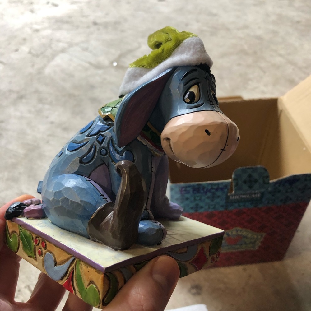 Jim Shore, Disney Eeyore “Santa’s little helper”